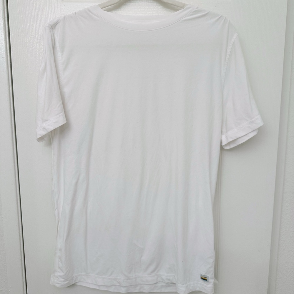 Vuori White Short Sleeve Tee Classic Design
